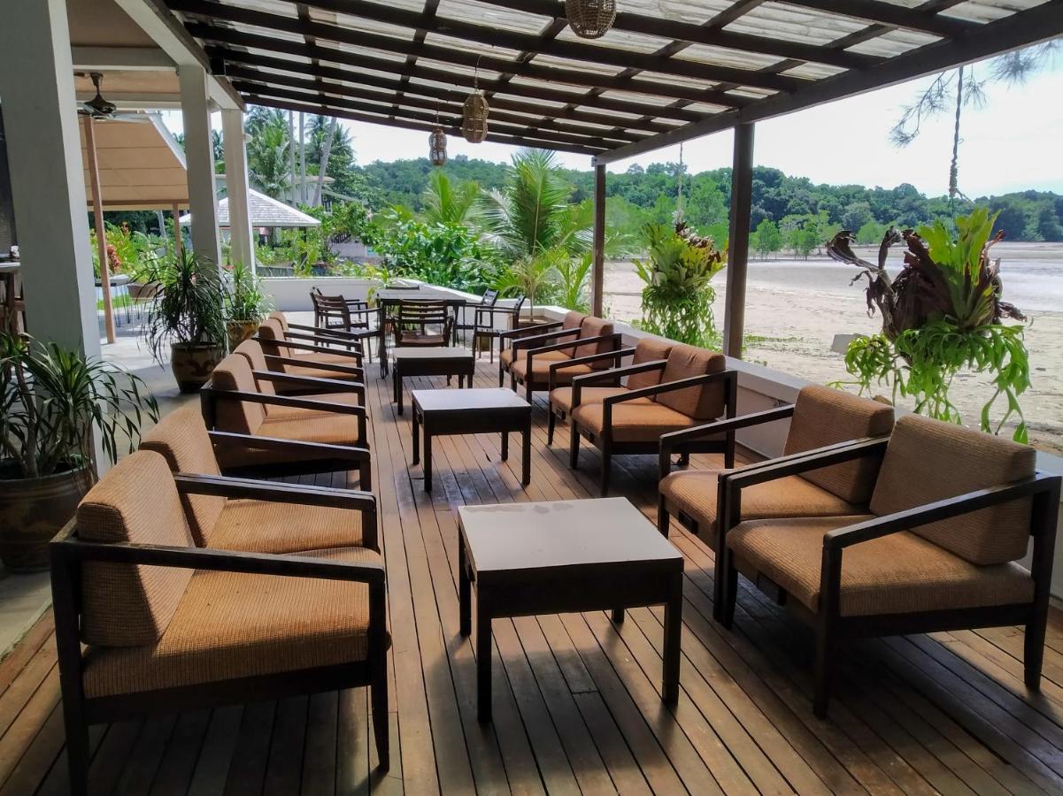 Rafflesia Resort Lundu 外观 照片